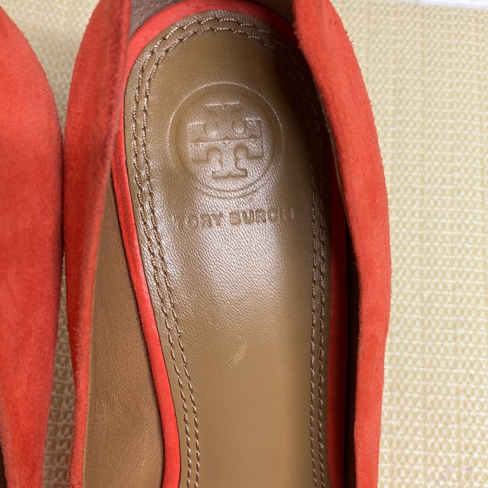 Troy Burch Suede Pumps - Picture 5 of 6